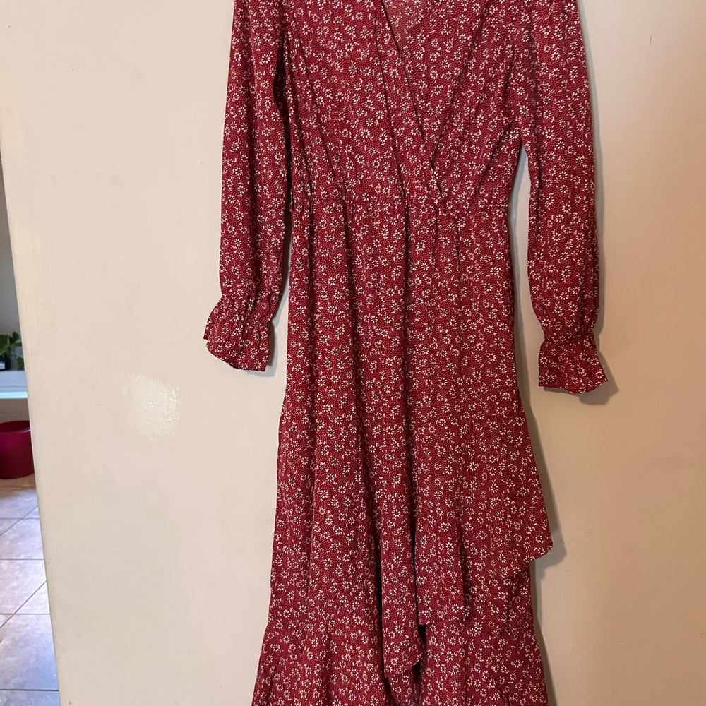 Chic Long Sleeve Floral Dress in Red